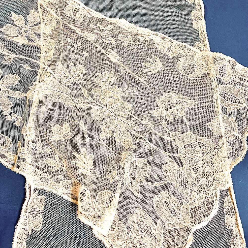 ANTIQUE handmade LACE scarf Wedding Veil bridal ♥️Collectible ISADORA DUNCAN